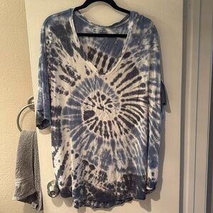 AE soft and sexy v neck XL